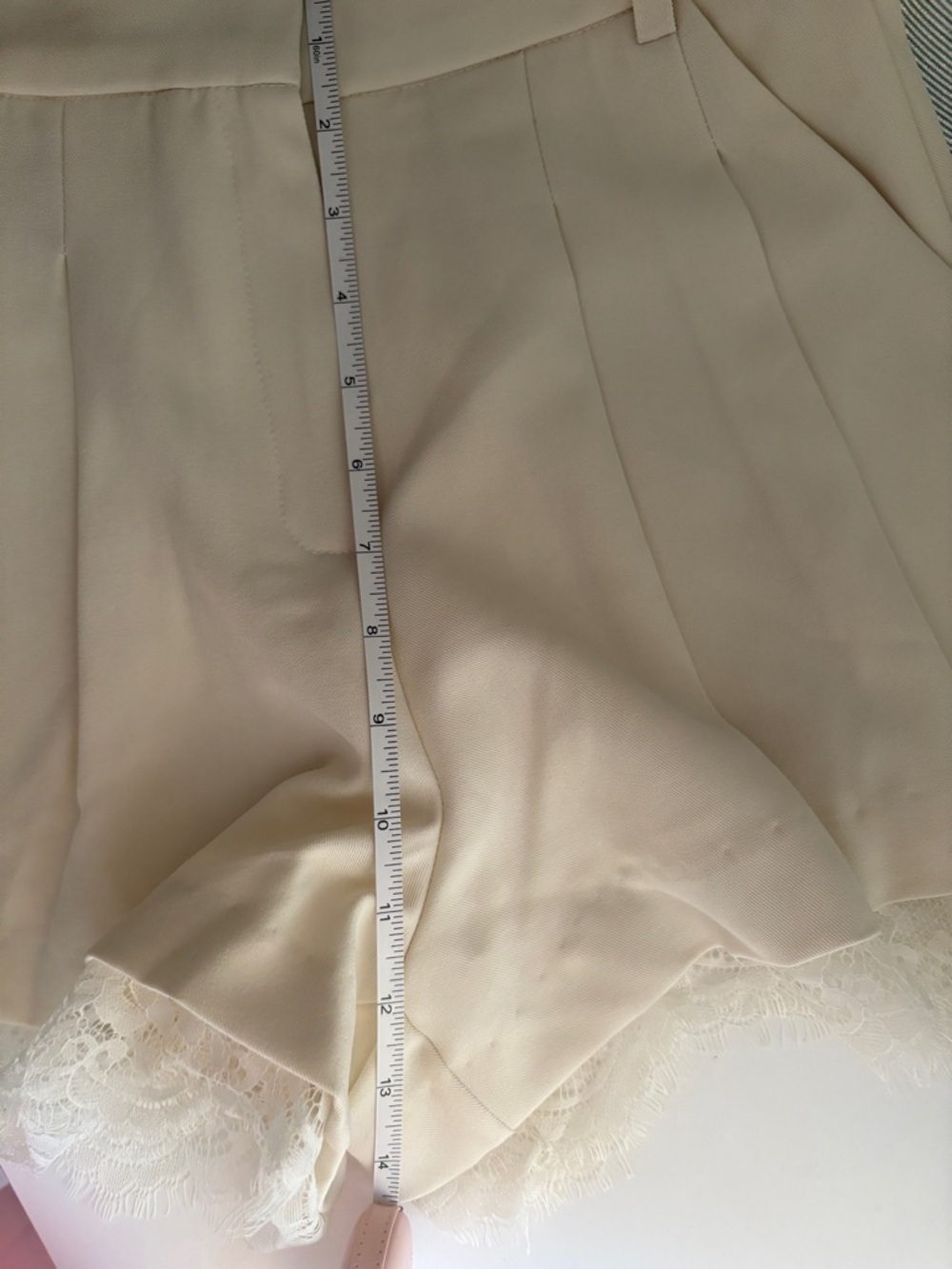 Lulu’s sz XS Tailored Poise Cream Pleated Lace Trim High-Waisted Shorts Viral - Picture 8 of 8